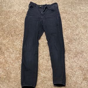 RUE 21 SIZE 6 BLACK JEANS